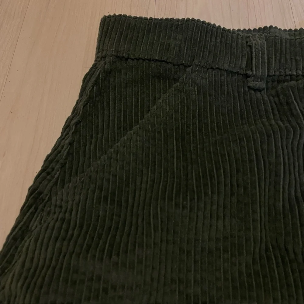 NWT Old Navy Corduroy Button-Front Mini Skirt in Dark Green Girls Size L(14 -16)
